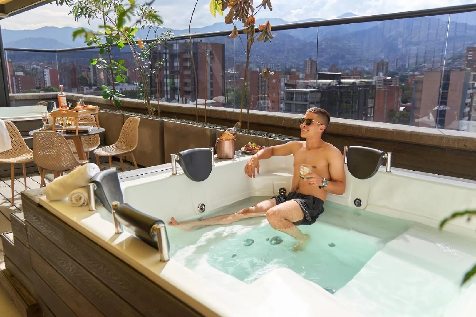 Inviting Stadio Suite Rosa Negra Medellin Colombia